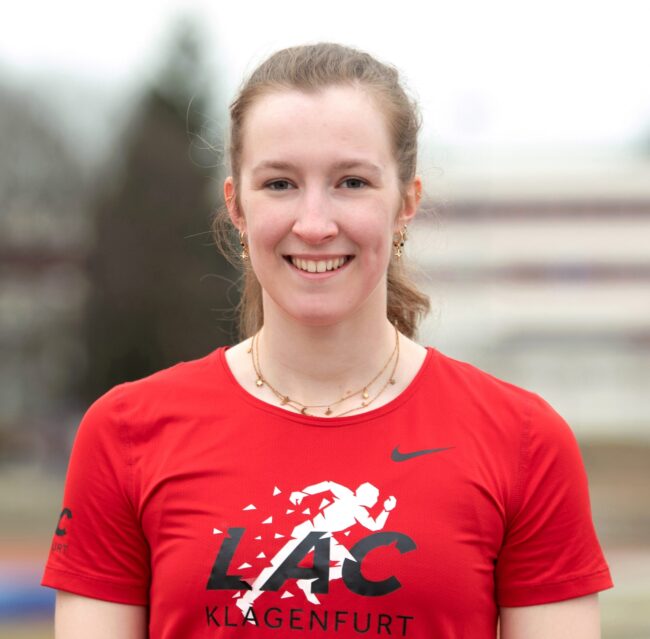 LorenaMiklauPorträt2022Knauder-Fotografie(1)