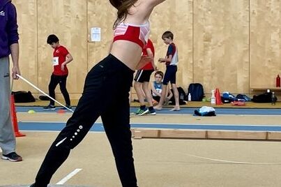 NinaSchneiderKugelInnsbruckB2022Schneider