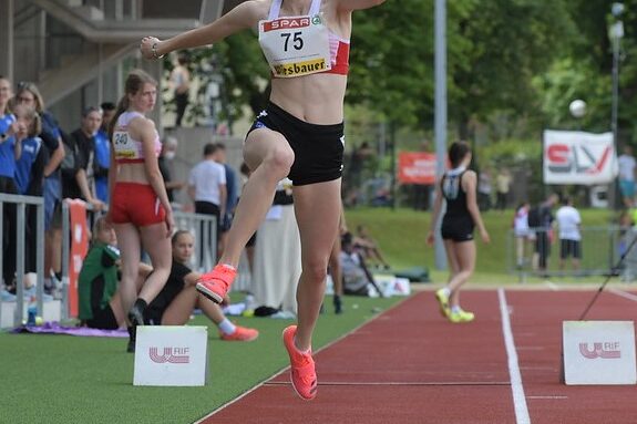 ElisabethBluchDreiSalzburg2021SLVLaux (2)