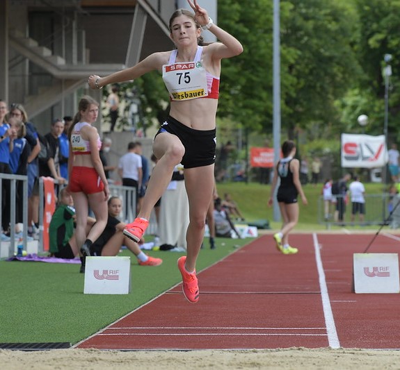 ElisabethBluchDreiSalzburg2021SLVLaux (2)