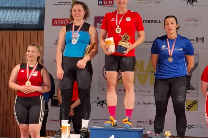 StefanieWaldkircherGewichthebenSTMRum2025zVg