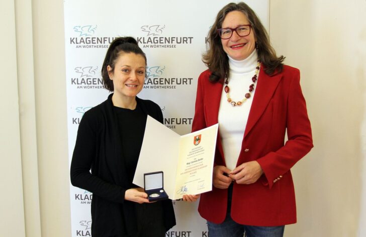 CorinnaDorferConstanceMocharEhrungKlagenfurt2026Stadtkommunikation